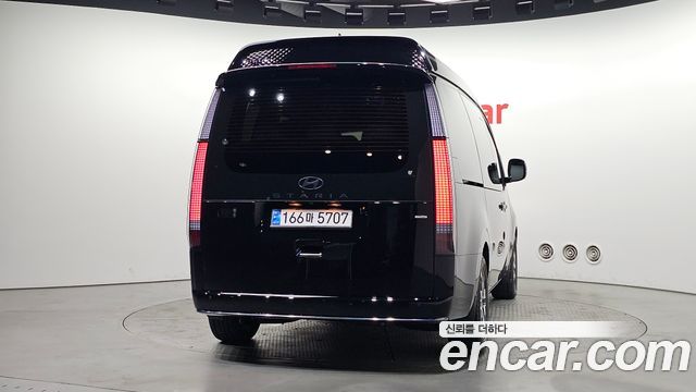 Hyundai Staria 2025 — photo 4