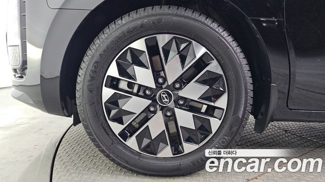 Hyundai Staria 2025 — photo 5
