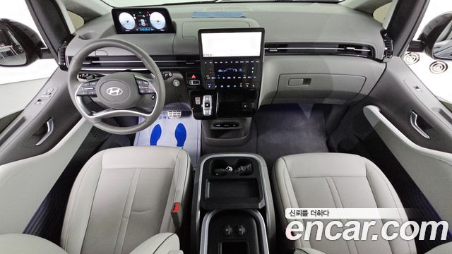 Hyundai Staria 2025 — photo 7