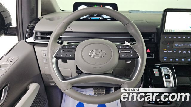 Hyundai Staria 2025 — photo 14