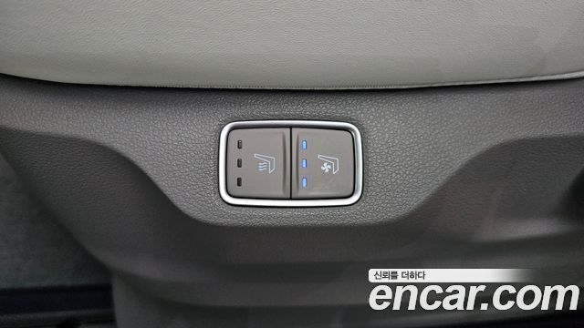 Hyundai Staria 2025 — photo 18