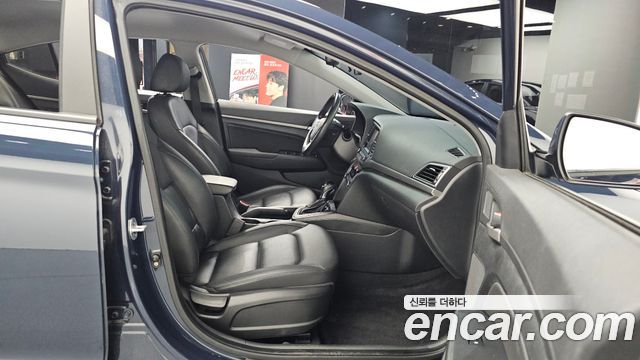 Hyundai AVANTE 2016 — photo 18