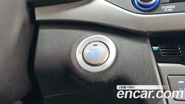 Hyundai AVANTE 2016 — photo 26