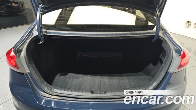 Hyundai AVANTE 2016 — photo 27