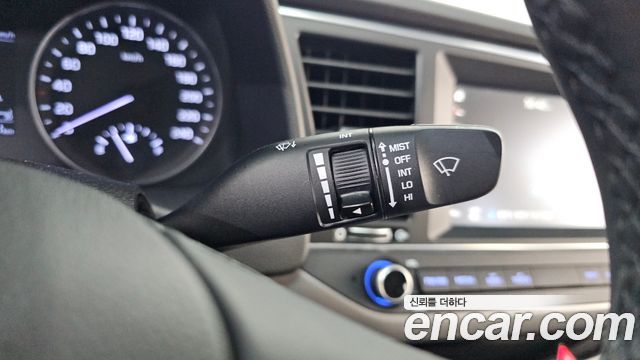 Hyundai AVANTE 2016 — photo 30