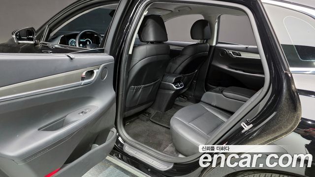 Hyundai Grandeur 2023 — photo 18