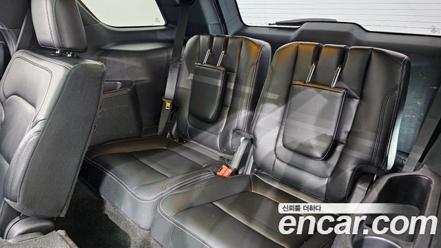 Ford Explorer 2017 — photo 13
