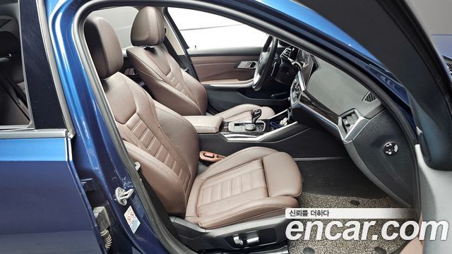 BMW 3-Series 2022 — photo 13