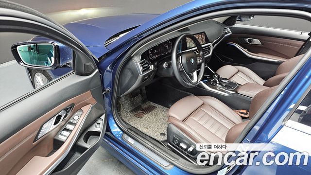 BMW 3-Series 2022 — photo 17