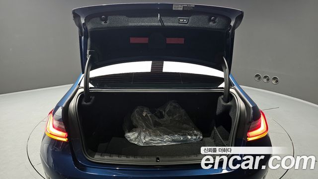 BMW 3-Series 2022 — photo 26