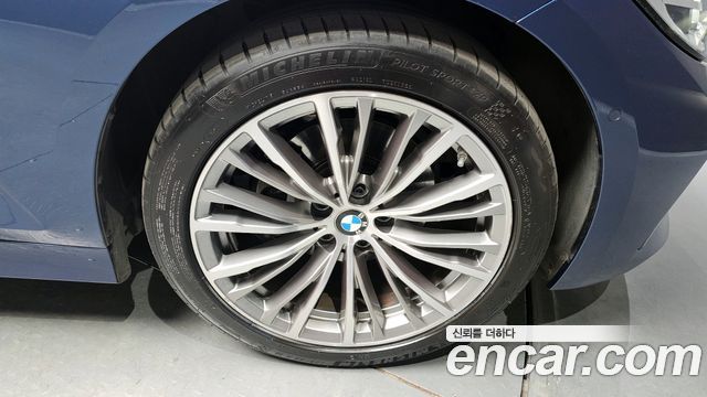 BMW 3-Series 2022 — photo 7