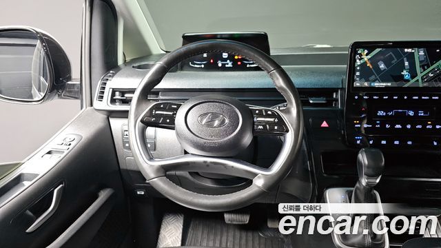 Hyundai Staria 2022 — photo 13