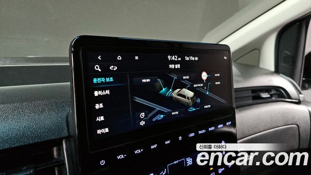 Hyundai Staria 2022 — photo 16