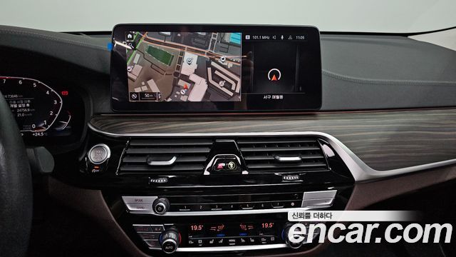 BMW Gran Turismo 2021 — photo 20
