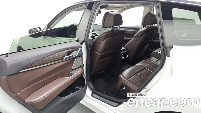 BMW Gran Turismo 2021 — photo 16