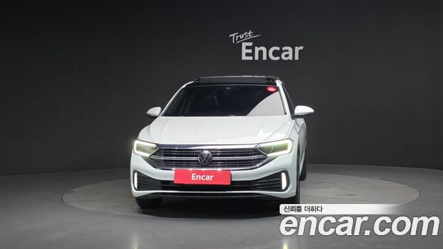 Volkswagen Jetta 2023 — photo 3