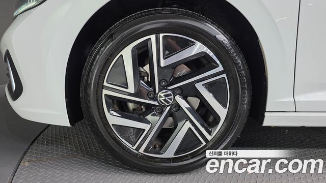 Volkswagen Jetta 2023 — photo 5