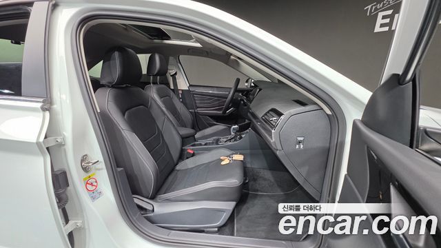 Volkswagen Jetta 2023 — photo 13