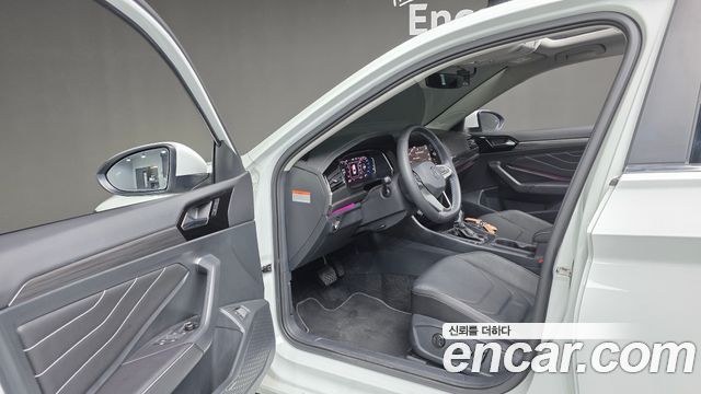 Volkswagen Jetta 2023 — photo 18