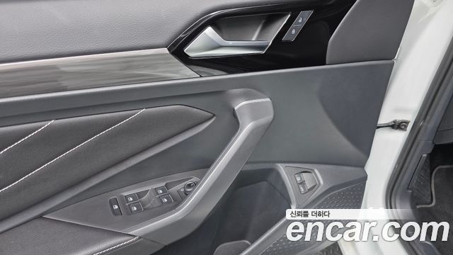 Volkswagen Jetta 2023 — photo 19