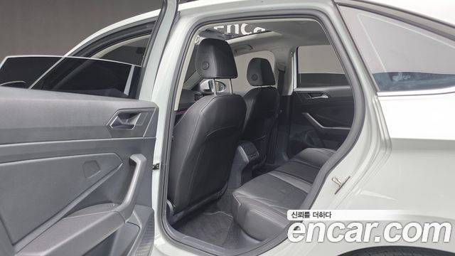 Volkswagen Jetta 2023 — photo 23