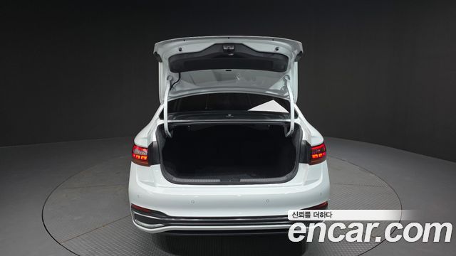 Volkswagen Jetta 2023 — photo 26