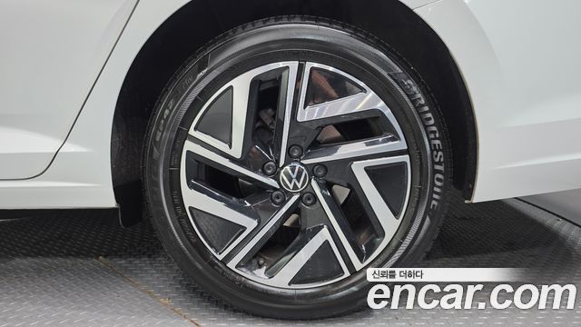 Volkswagen Jetta 2023 — photo 7
