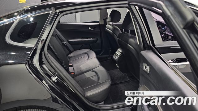 Kia K5 2019 — photo 17