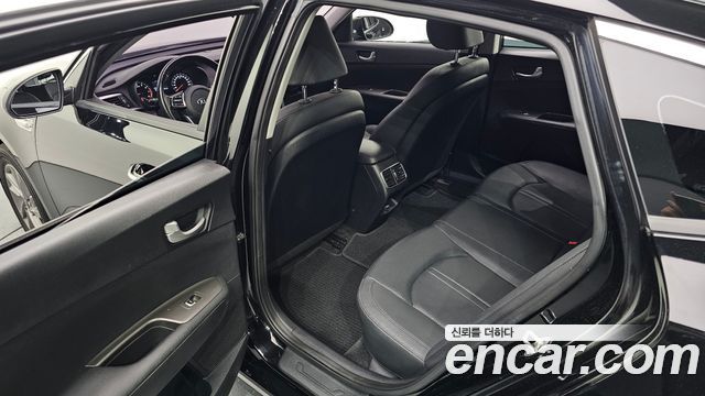 Kia K5 2019 — photo 18