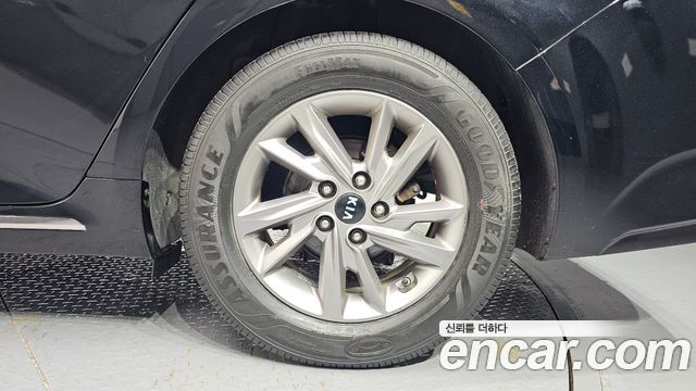 Kia K5 2019 — photo 7