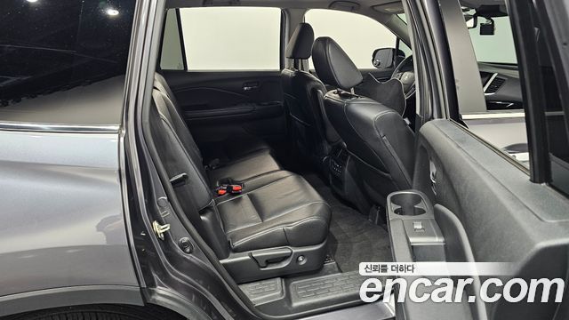 Honda Pilot 2017 — photo 17