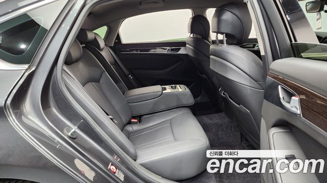 Genesis G80 2019 — photo 17