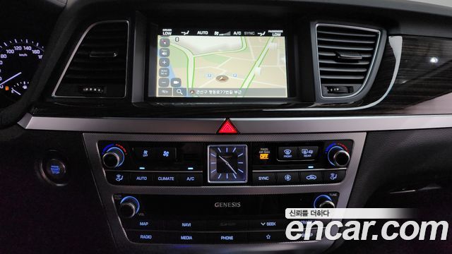 Genesis G80 2019 — photo 18