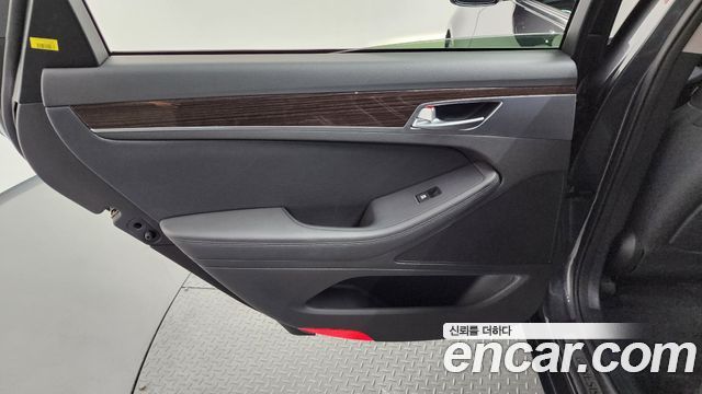 Genesis G80 2019 — photo 15
