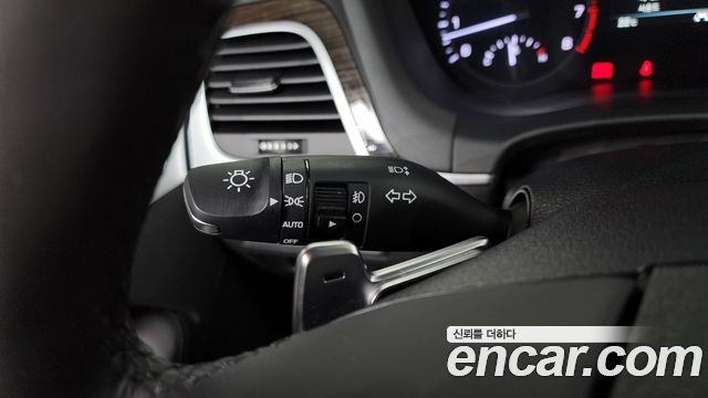 Genesis G80 2019 — photo 33