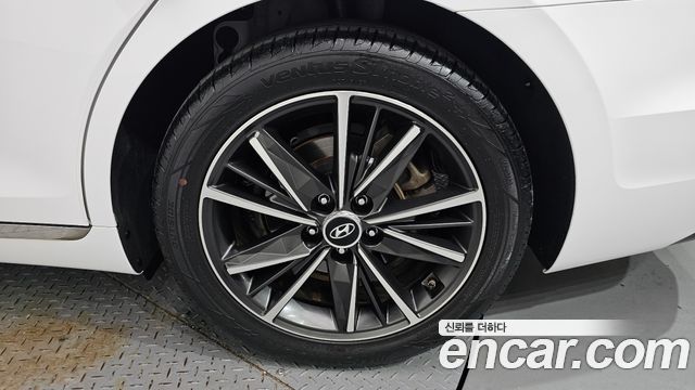Hyundai Grandeur 2023 — photo 7