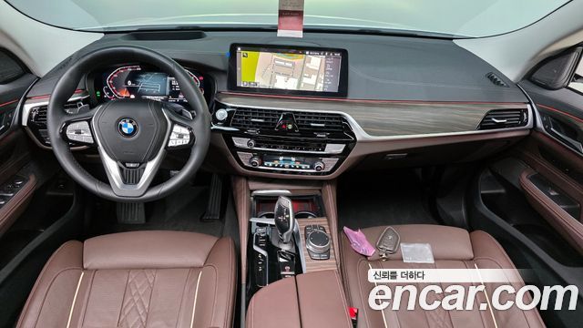 BMW Gran Turismo 2023 — photo 10