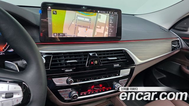 BMW Gran Turismo 2023 — photo 20