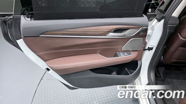 BMW Gran Turismo 2023 — photo 15