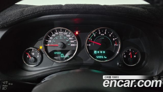 Jeep Wrangler 2016 — photo 8