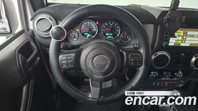 Jeep Wrangler 2016 — photo 13
