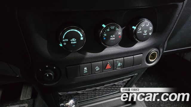 Jeep Wrangler 2016 — photo 15