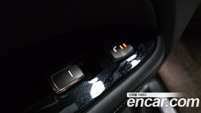 KG Mobility Rexton 2018 — photo 19