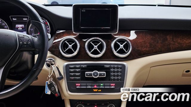 Mercedes-Benz CLA-Class 2014 — photo 20