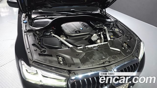 BMW 5-Series 2021 — photo 6