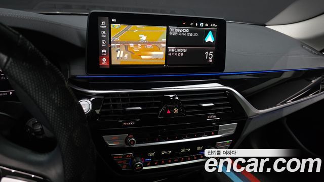 BMW 5-Series 2021 — photo 20