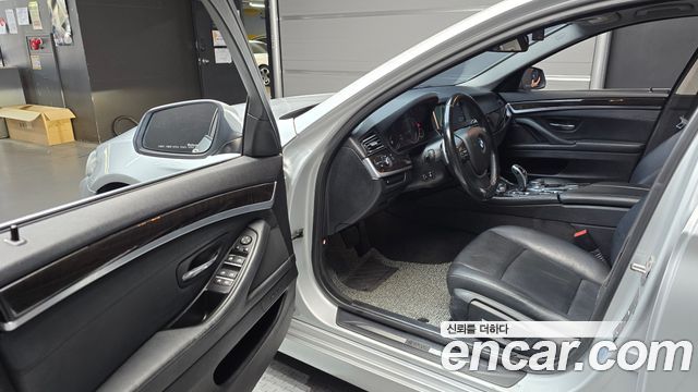 BMW 5-Series 2014 — photo 10
