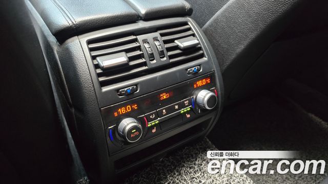 BMW 5-Series 2014 — photo 17