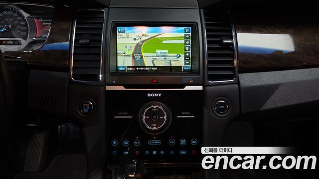 Ford Taurus 2015 — photo 14