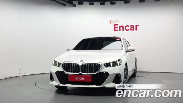 BMW 5-Series 2025 — photo 3